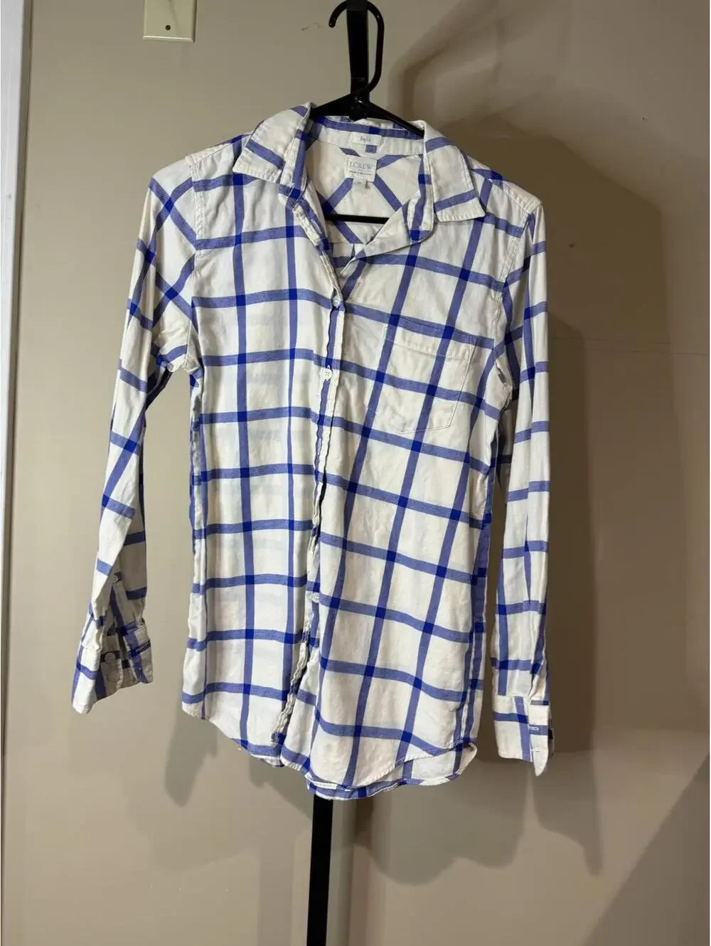 J.Crew Women's White and Blue Checkered Button-Up Shirt XS Boyfit